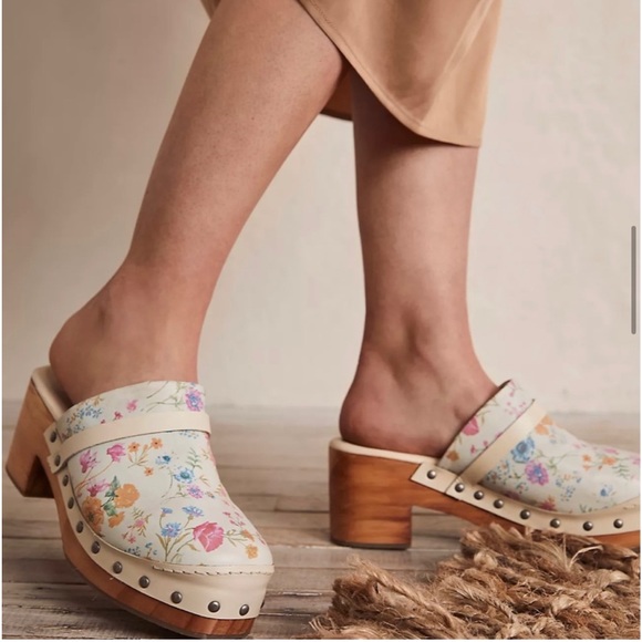 Free People Boho Calabasas Floral Leather Clogs With Rivet Trimming Size 41 New - Picture 10 of 15